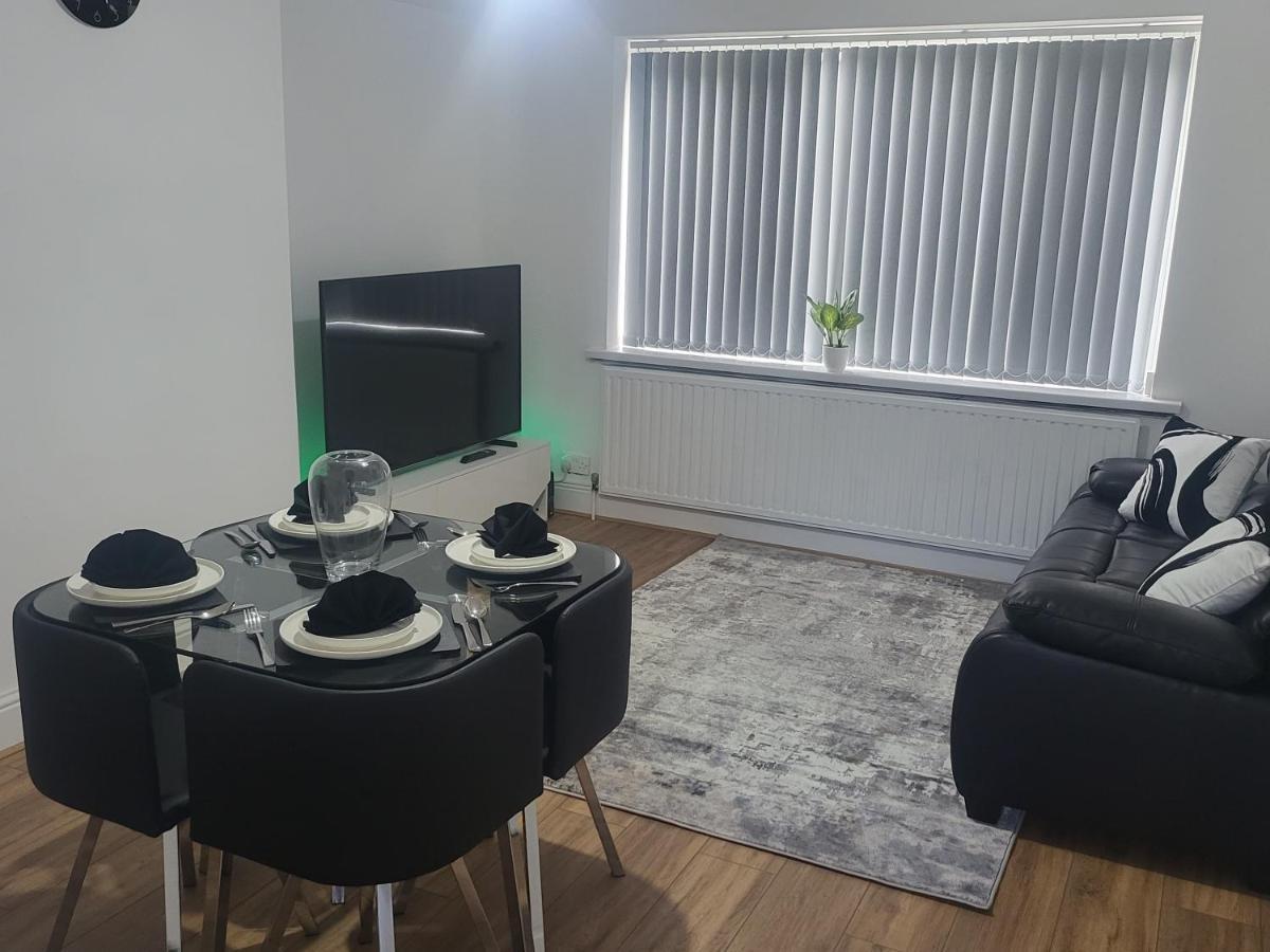 Spacious & Cosy Holiday Home In Manchester Exteriör bild