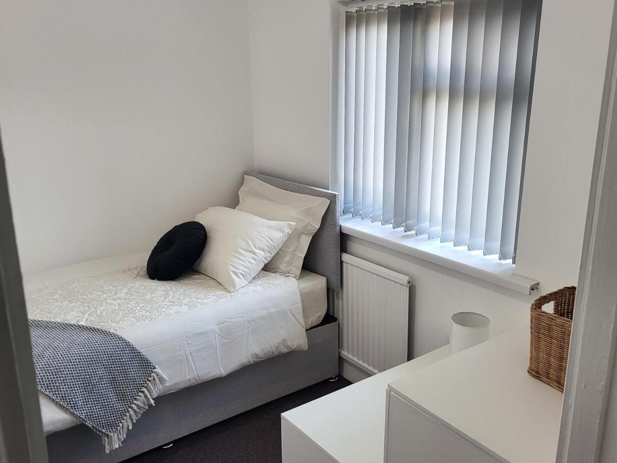 Spacious & Cosy Holiday Home In Manchester Exteriör bild
