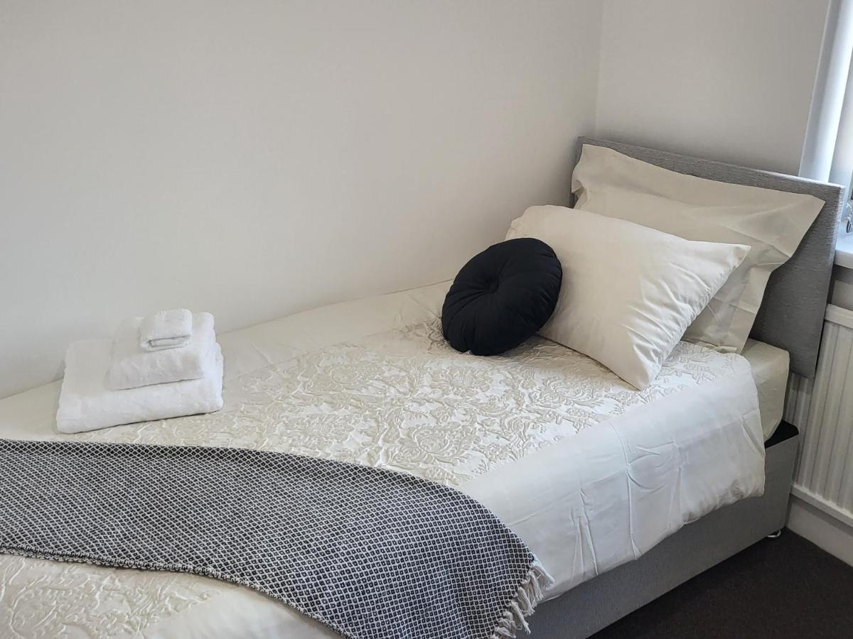 Spacious & Cosy Holiday Home In Manchester Exteriör bild